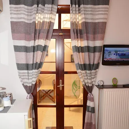 Guest house Enetiko 3*