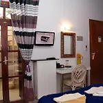 Pensión Enetiko 3*